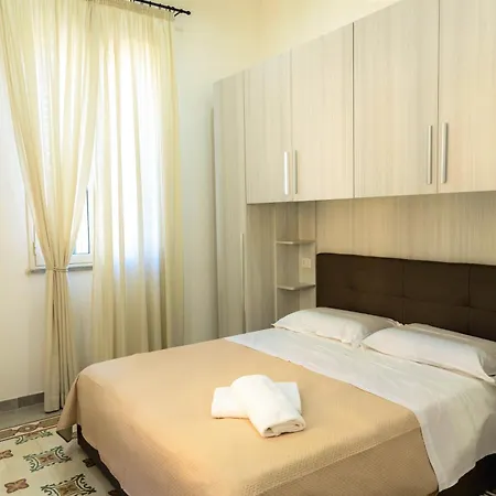 Apartment Deianira Santa Flavia
